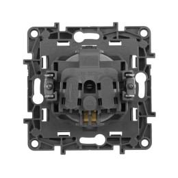 Розетка 1-м СП Etika 16А IP20 250В 2P+E с заземл. немецк. стандарт винтов. клеммы механизм алюм. Leg