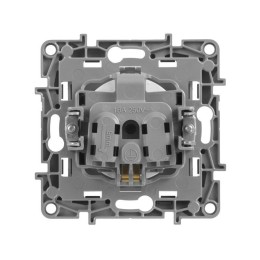 Розетка 1-м СП Etika 16А IP31 250В 2P+E с заземл. защ. шторки немецк. стандарт винтов. клеммы механи