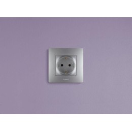 Розетка 1-м СП Etika 16А IP31 250В 2P+E с заземл. защ. шторки немецк. стандарт винтов. клеммы механи