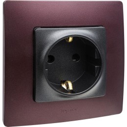 Розетка 1-м СП Etika 16А IP31 250В 2P+E с заземл. защ. шторки немецк. стандарт винтов. клеммы механи