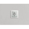Розетка 1-м СП Valena 16А IP44 2P+E с заземл. защ. шторки с крышкой немецк. стандарт механизм бел. L