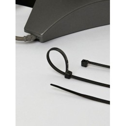 Хомут кабельный 2.5х150 нейл. черн. (уп.100шт) IEK UHH32-D025-150-100