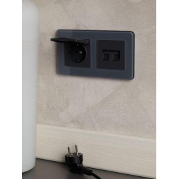 Розетка BRITE РСбш10-3-БрГ 16А IP20 с заземл. защ. шторки с крышкой механизм графит IEK BR-R16-16-K5