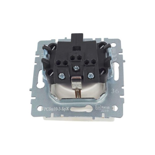 Розетка BRITE РСбш10-3-БрЖ 16А IP20 с заземл. защ. шторки с крышкой механизм жемчуж. IEK BR-R16-16-K