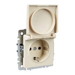 Розетка BRITE РСбш10-3-БрКр 16А IP20 с заземл. защ. шторки с крышкой механизм беж. IEK BR-R16-16-K10