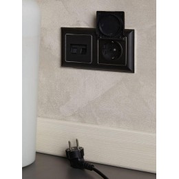 Розетка BRITE РСбш10-3-БрЧ 16А IP20 с заземл. защ. шторки с крышкой механизм черн. IEK BR-R16-16-K02