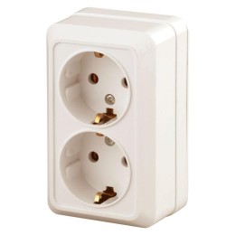 Розетка 2-м ОП Quadro 2-204-02 16А IP20 250В 2х2P+E Schuko сл. кость Intro Б0053803